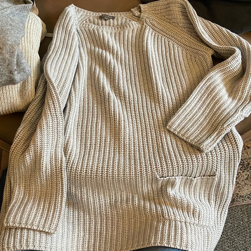 Oversized sweater with pocket